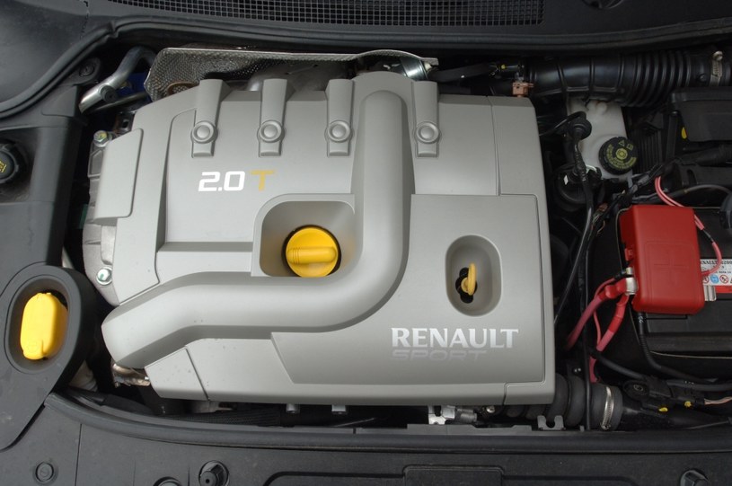 Megane RS dzielnie znosi i tuning mechaniczny, i zasilanie gazem LPG... /Motor