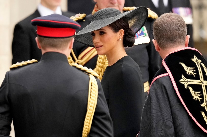 Meghan Markle wydawała się być nieco zagubiona podczas uroczystości pogrzebowych, a przede wszystkim... osamotniona /	Christopher Furlong / Staff /Getty Images