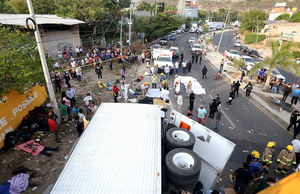 Meksyk: Wypadek ciężarówki z migrantami. Co najmniej 49 ofiar 