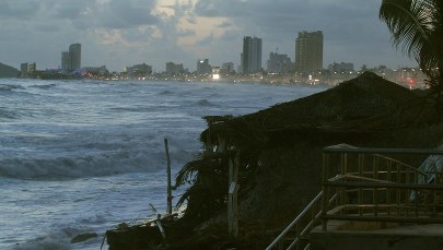 Meksyk zmaga się z "Norbertem". Huragan może uderzyć w USA
