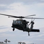 Meksykańska armia walczy z kartelami. W ruch poszedł Black Hawk z minigunem