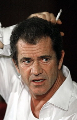 Mel Gibson pojawia się w trailerze "Apocalyptyco" /AFP