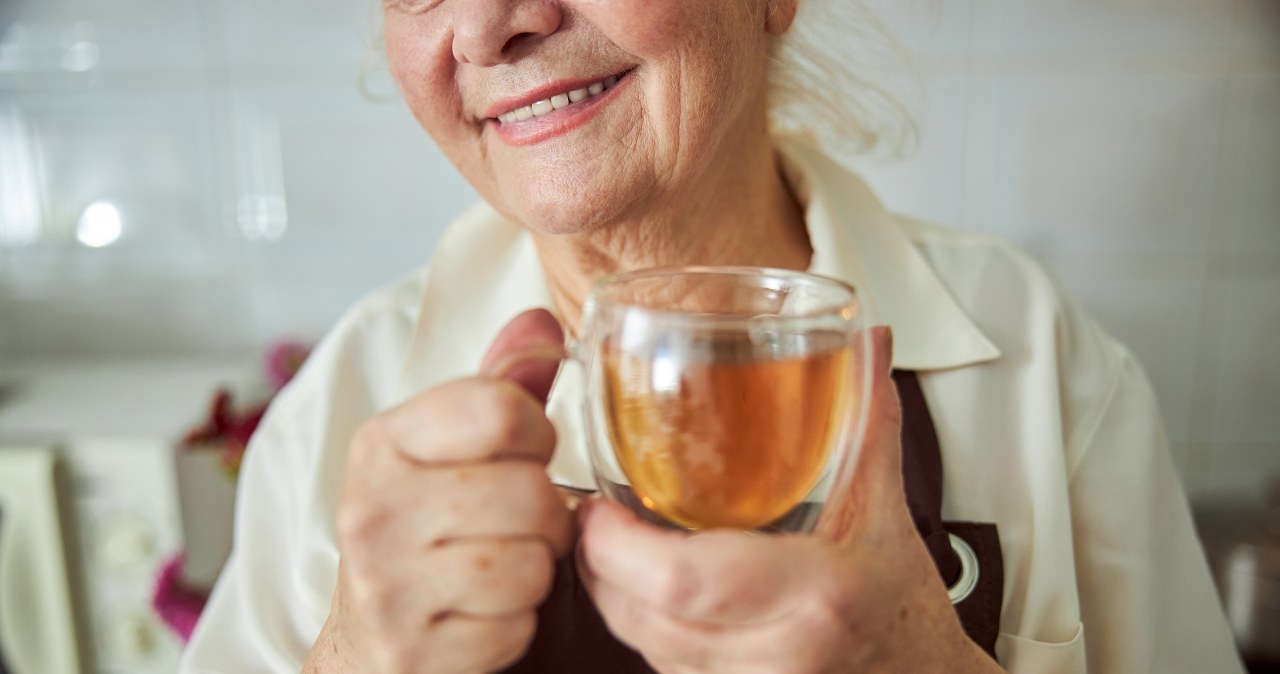 Melisa obniża ciśnienie tętnicze krwi, wspomaga pamięć a także obniża cholesterol /yacobchuk /123RF/PICSEL