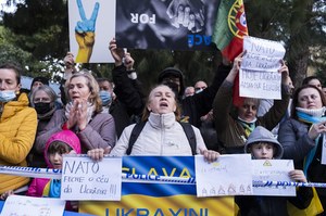 Melitopol. Protestują przeciwko putinowskiej agresji. Rosyjski żołnierz oddał strzał