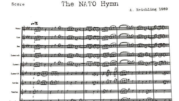 Melodię skomponował dyrygent luksemburskiej orkiestry wojskowej kapitan Andre Reichling. /NATO /