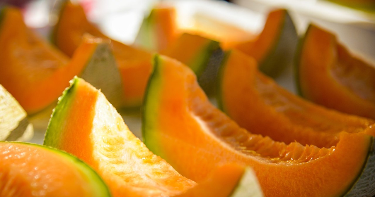 Melon jest bogaty w witaminę A, C oraz witaminy z grupy B. /123RF/PICSEL