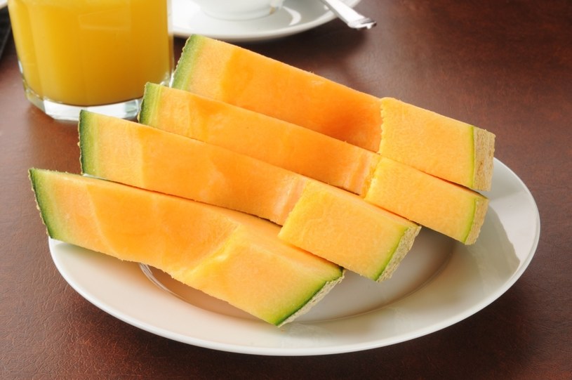 Melony zdecydowanie warto włączyć do swojej diety, są bardzo dobrym źródłem witaminy C /123RF/PICSEL