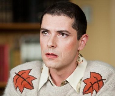 Melvil Poupaud w scenie z filmu "Na zawsze Laurence"