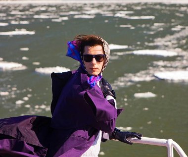 Melvil Poupaud w scenie z filmu "Na zawsze Laurence"