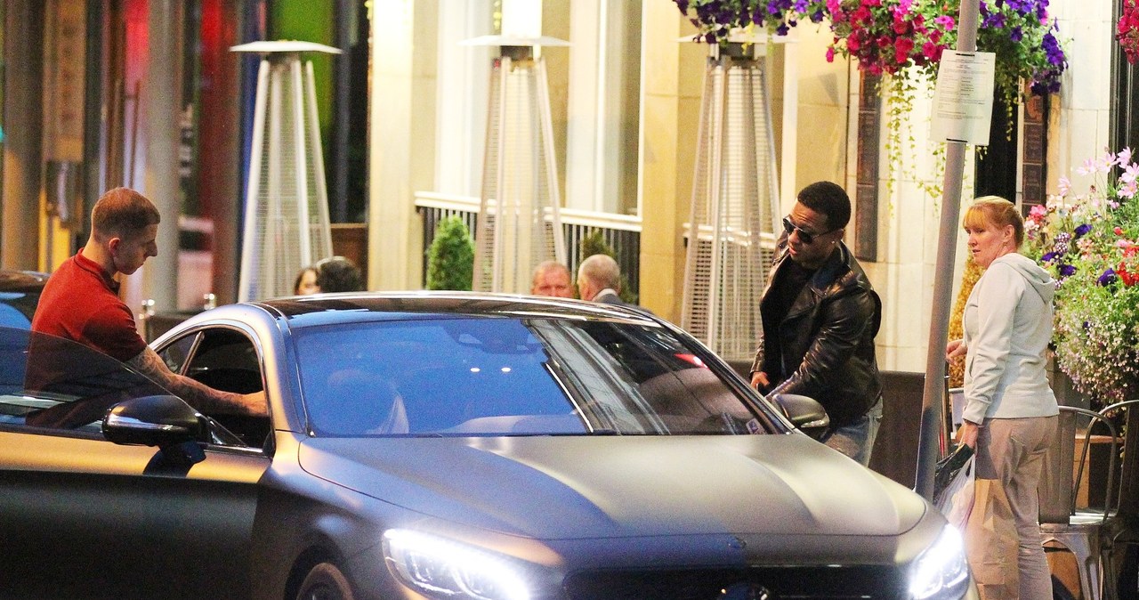 Memphis Depay i Mercedes CL 63 AMG /Eamonn and James ClarkeEMPICS Entertainment  /East News