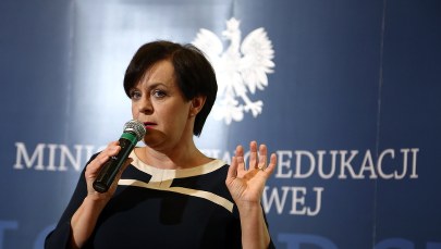 MEN mnoży obietnice ws. podręczników