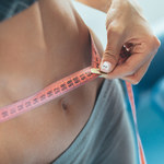 Menopauza, a tycie. Jak uniknąć dodatkowych kilogramów? 