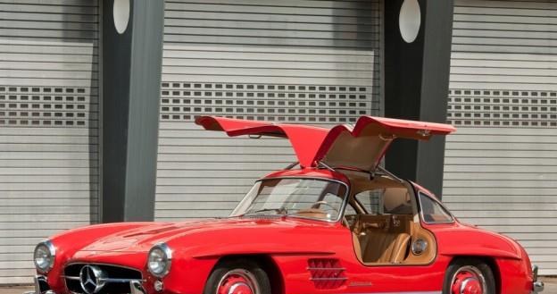 Mercedes 300 SL gullwing /Informacja prasowa