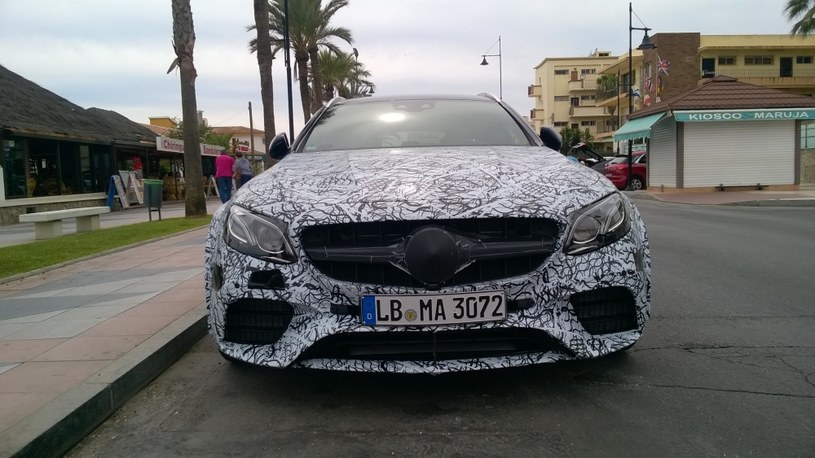 Mercedes-AMG E 63 jeszcze w kamuflażu /magazynauto.pl