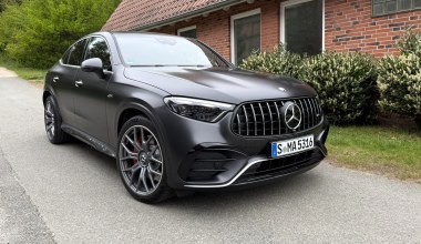 Mercedes-AMG GLC 53 4MATIC+ porzucił mały silnik. Stał się słabszy, ale nie szkodzi