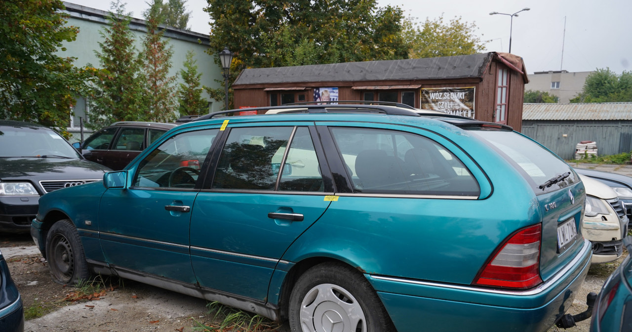 Mercedes C-180 /ZDM Warszawa /materiały prasowe