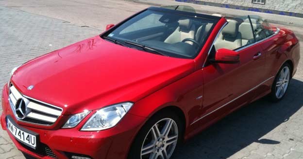 Mercedes cabrio, czyli topless dla bogatych /Informacja prasowa