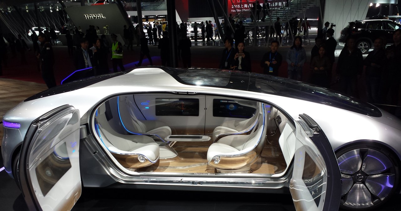 Mercedes F 015 na salonie w Szanghaju /INTERIA.PL