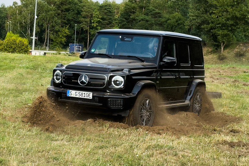 Mercedes G 580 EQ już w Polsce. Jeździ jak czołg, kręci "bączki" w miejscu