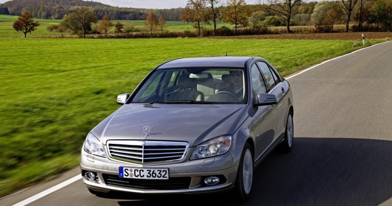 Mercedes klasy C z 2009 roku. Takim "złomem", jeśli ma silnik Diesla, nie będzie można wjechać do Krakowa. A dziś takie auto kosztuje ponad 30 tys. zł /materiały prasowe