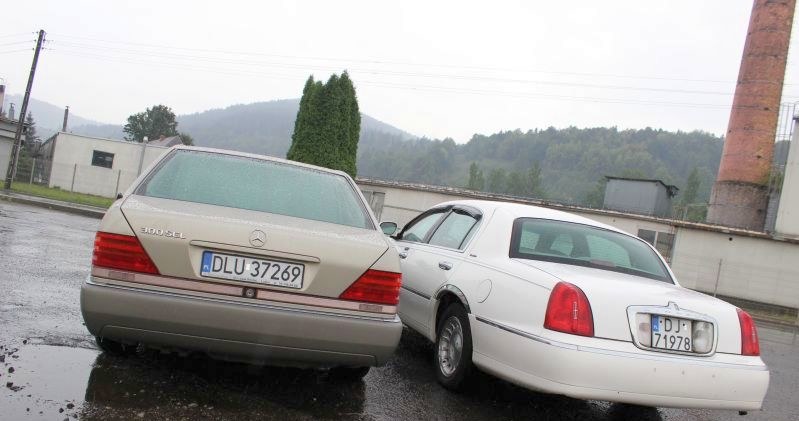 Mercedes klasy S i Lincoln Town Car /INTERIA.PL