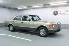 Mercedes klasy S W126 ma już 40 lat