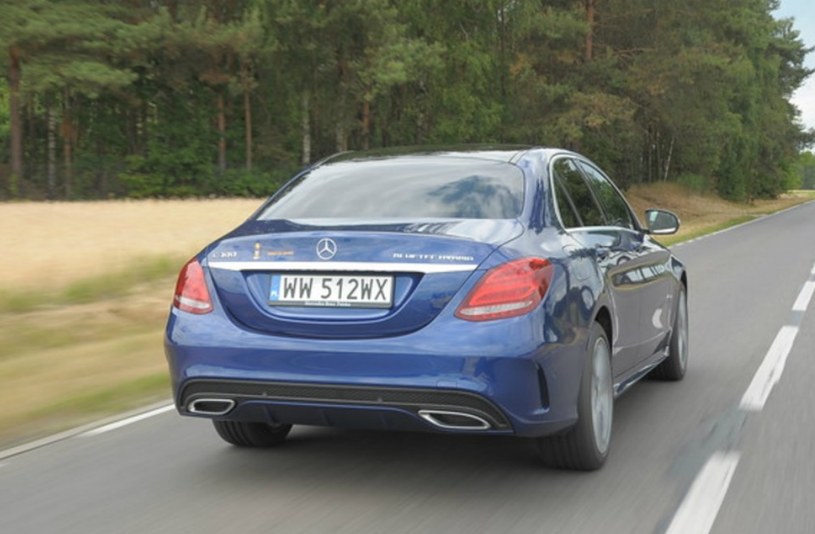 Mercedes ma w swojej ofercie także takie auta jak C 300 h - hybrydę z silnikiem Diesla /Motor