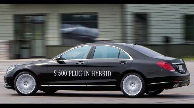 Mercedes S 500 Plug-In Hybrid będzie konkurował m.in. z Porsche Panamerą S E-Hybrid. /Mercedes