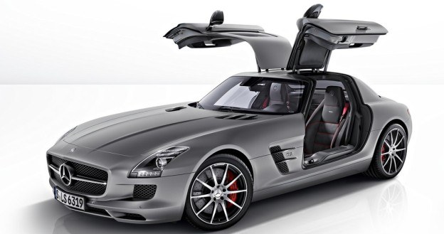 Mercedes SLS AMG GT dostępny jest jako coupe i roadster. /Mercedes