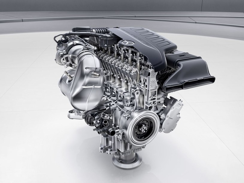 Mercedes wraca do rzędowych silników sześciocylindrowych /Informacja prasowa