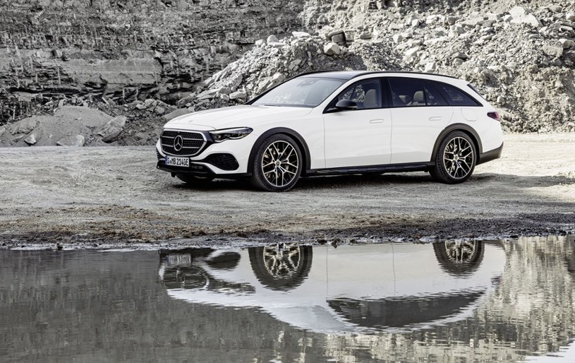 Mercedes zaprezentował uterenowioną odmianę nowej Klasy E. /materiały prasowe