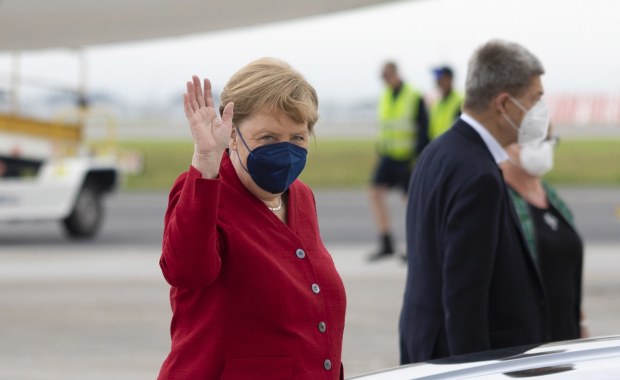 Merkel zapowiada na jesień "szczepienia odświeżające" dla osób starszych