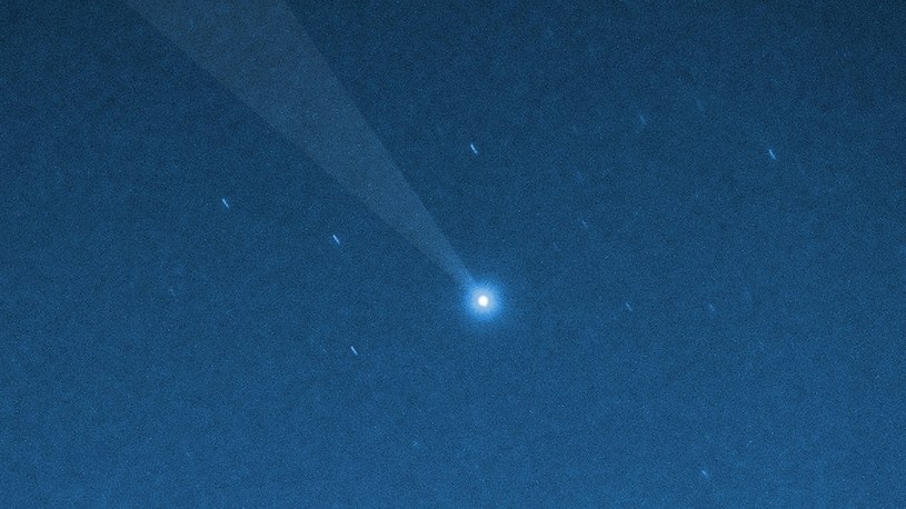 Merkury ma piękny ogon. Wygląda na nocnym niebie jak lecąca kometa. Zobacz zdjęcia /Geekweek