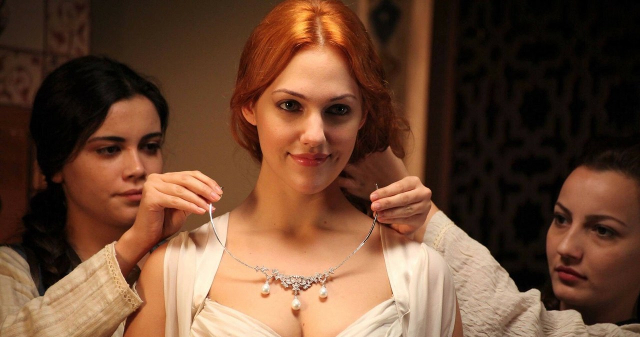 Meryem Uzerli w serialu "Wspaniałe stulecie" /imago stock&people/EAST NEWS /East News