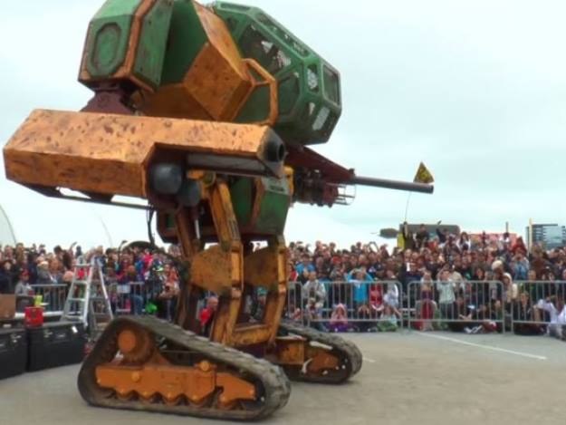 merykański robot Megabot Mark 2. ródło: Kadr z Youtube (materiał wideo do obejrzenia na dole newsa) /YouTube