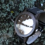 Męski zegarek z drewna – nowy i niepowtarzalny styl czasomierzy z duszą