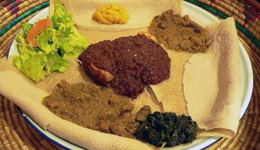 Męskie grillowanie. Indżera. Etiopski chleb do mięsa