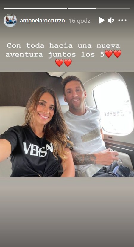 Messi i jego żona w samolocie lecącym do Paryża   /https://www.instagram.com/antonelaroccuzzo/ /Instagram