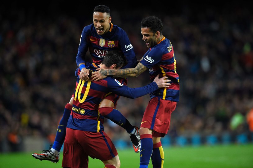 Messi, Neymar i Dani Alves po bramce Argentyńczyka /AFP