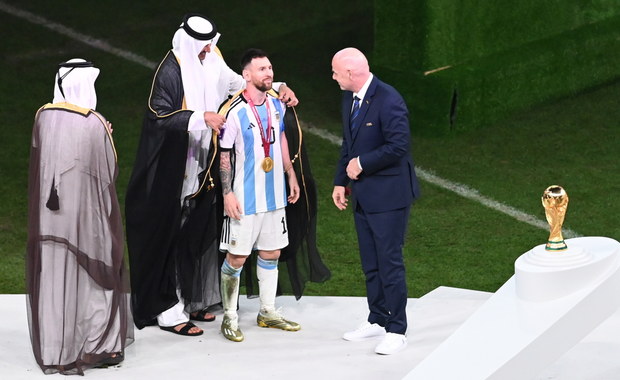 Messi ubrany w biszt. Płaszcz wywołał falę kontrowersji