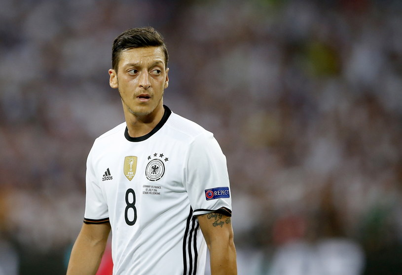 Mesut Oezil /GUILLAUME HORCAJUELO  /PAP/EPA