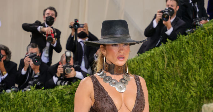 Met Gala 2021: Jennifer Lopez /Theo Wargo /Getty Images