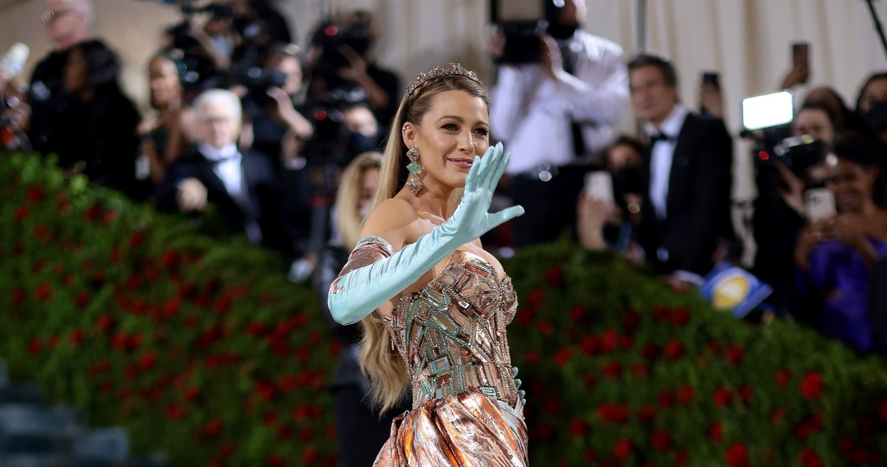 Blake Lively i Ryan Reynolds na Met Gali 2022 wyglądają niesamowicie -  pomponik.pl