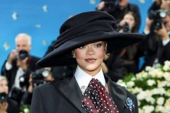 MET Gala. Rihanna na niebieskim dywanie