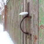 skóra Metal i drewno mają tę samą temperaturę. Dlaczego metal jest zimniejszy?
