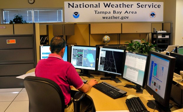 Meteorolodzy na wylocie. Zwolnienia mogą narazić życie Amerykanów