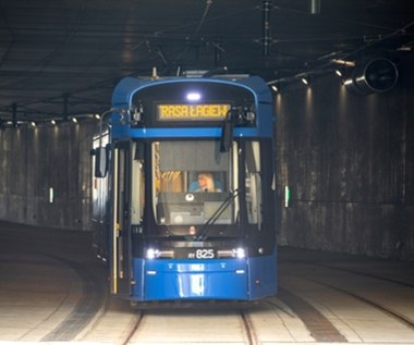 Metro "po krakowsku". Kontrowersje wokół kluczowej inwestycji