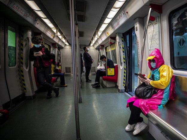 Metro w Guangzhou /ALEX PLAVEVSKI /PAP/EPA