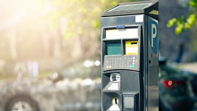 Metropolia Śląska stawia na słońce. Nowe biletomaty już działają