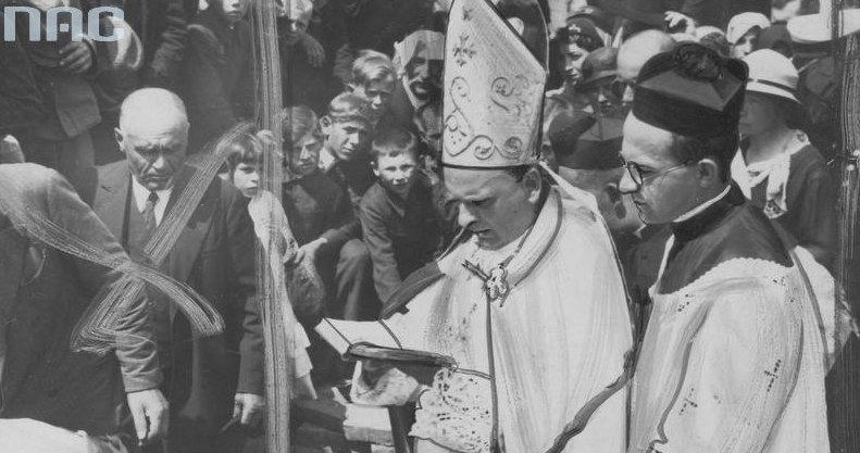 Metropolita arcybiskup Eugeniusz Baziak został zmuszony do opuszczenia diecezji /Z archiwum Narodowego Archiwum Cyfrowego